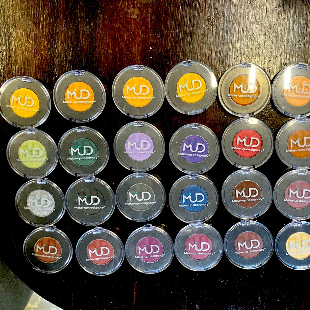 MUD Make-up designory : PRICED AT COST | Eye Shadow Compact : Assorted shades